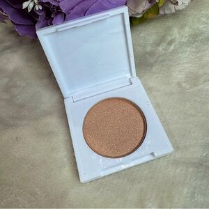 NWT Just Ximena Sparkling Champagne Highlighter